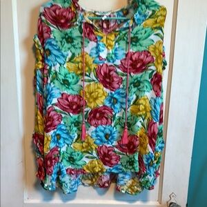 Crown & Ivy Red and Blue Graphic 3/4 Sleeve Blouse